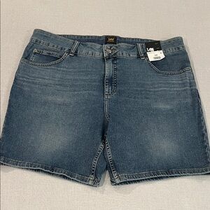 Lee Classic Blue Jean Shorts for women size 18w